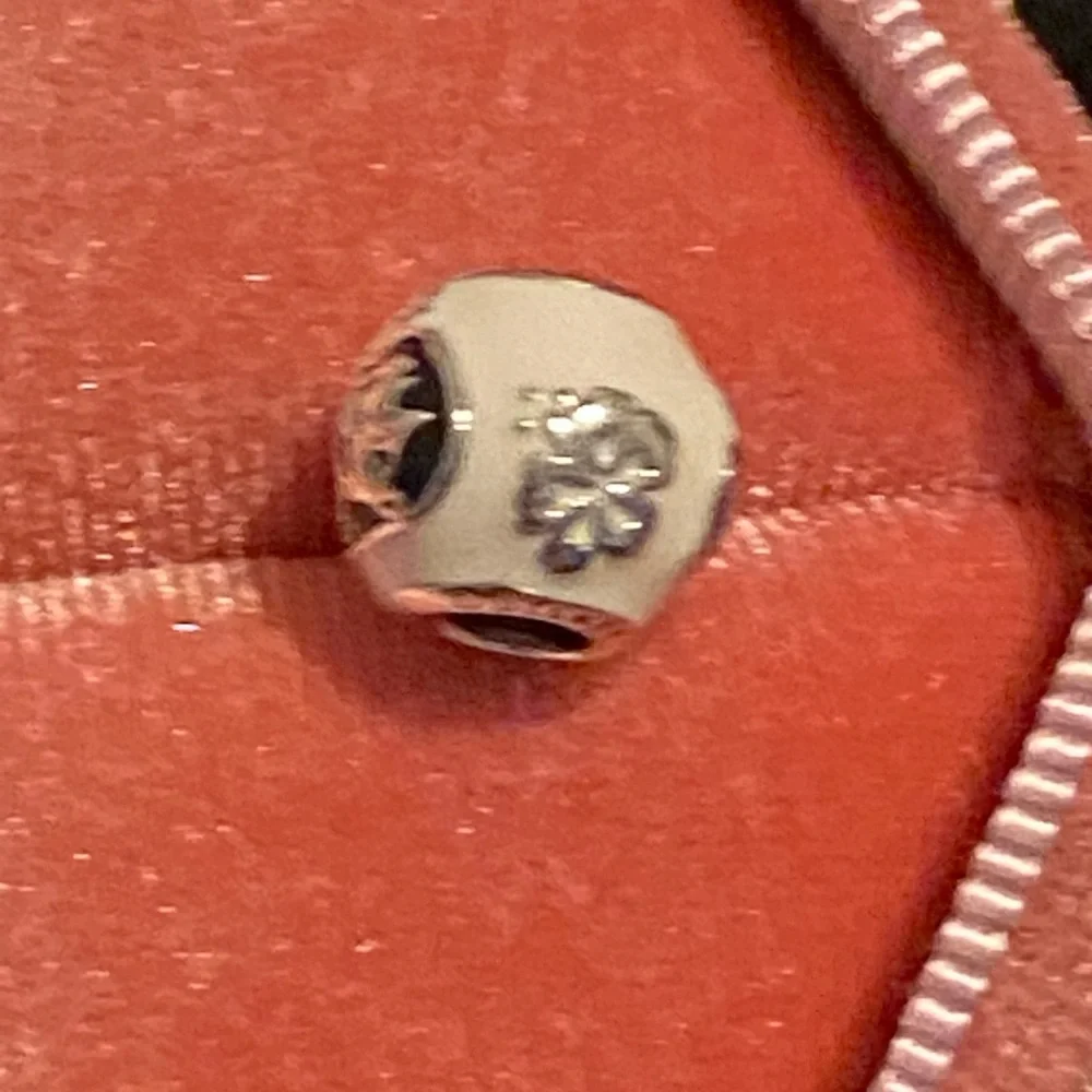 “LIMITED EDITION” EUC- Disney Parks 💯Authentic Pandora Lilo And Stitch Ohana - Picture 7 of 17